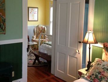 Forsythia Suite, The Edgeworth Inn