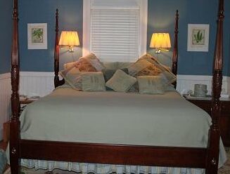 Twilight Blue Room, The Edgeworth Inn